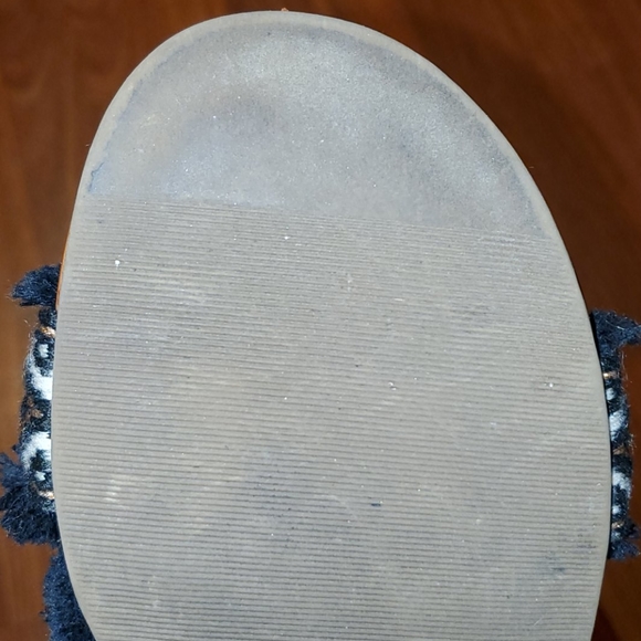 Universal Thread Slides Size 9.5 - Picture 7 of 10